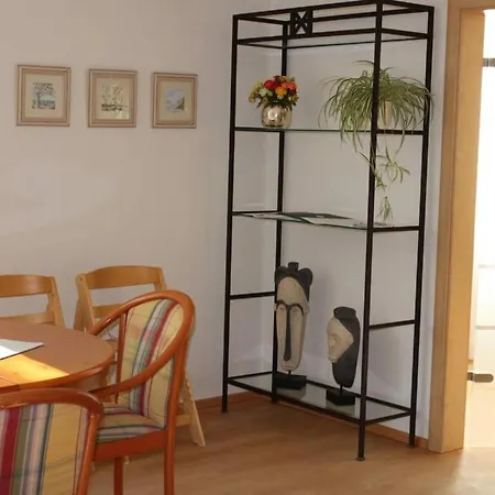 Apartment Flohrs Ferienwohnung
